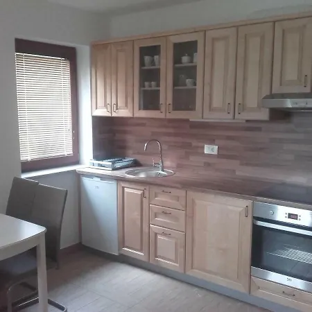 Simnovi Apartmaji *