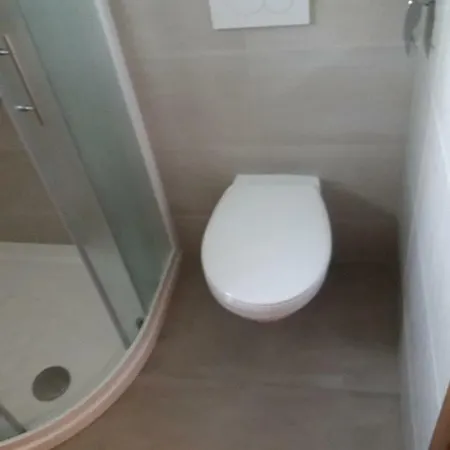 Simnovi Apartmaji * 라제비투히뉴
