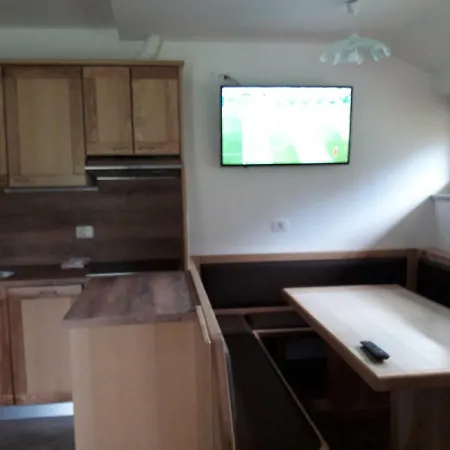 Simnovi Apartmaji * Laze v Tuhinju